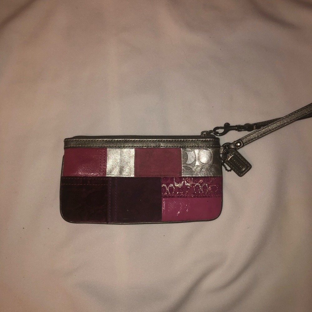 Coach patchwork wristlet - Picture 3 of 4